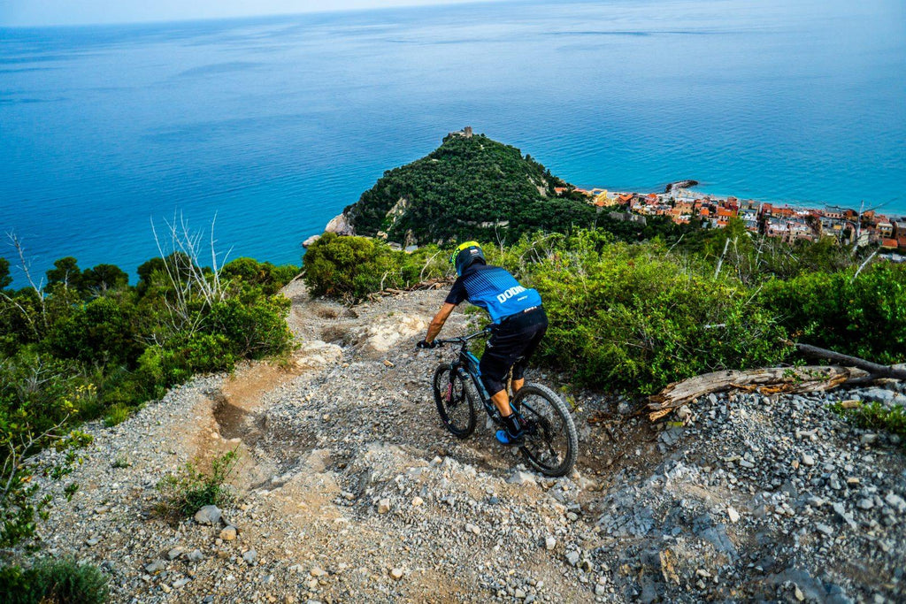 Liguria Bike Experience : Giacomo Dodino sur les sentiers de sa maison